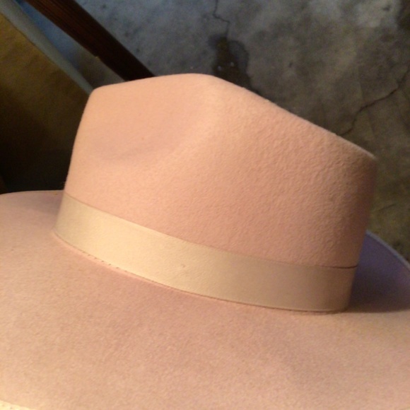 NEW! Lack of color lilac wool rancher main image 4
